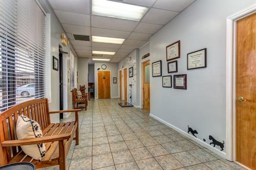 177-2-9955charltotehwy-03lobby